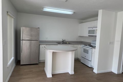 Adosado en venta en Kissimmee, Florida, 4 dormitorios, 174.66 m2 № 2093027 - foto 3