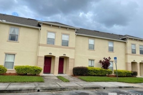 Adosado en Kissimmee, Florida 4 dormitorios, 174.66 m2 № 2093027