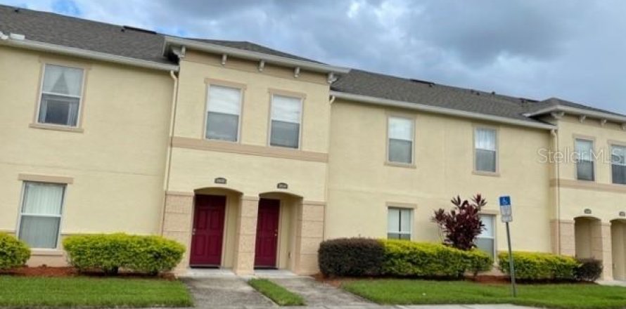 Adosado en Kissimmee, Florida 4 dormitorios, 174.66 m2 № 2093027