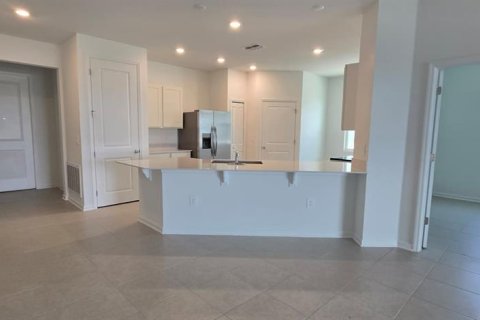 Villa ou maison à louer à Haines City, Floride: 3 chambres, 195.93 m2 № 2408449 - photo 4