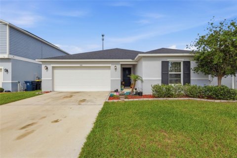 Casa en Auburndale, Florida 3 dormitorios, 142.79 m2 № 2227038