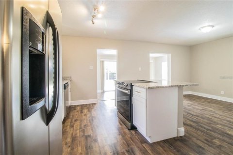 Villa ou maison à vendre à Lakeland, Floride: 3 chambres, 155.7 m2 № 2339505 - photo 10
