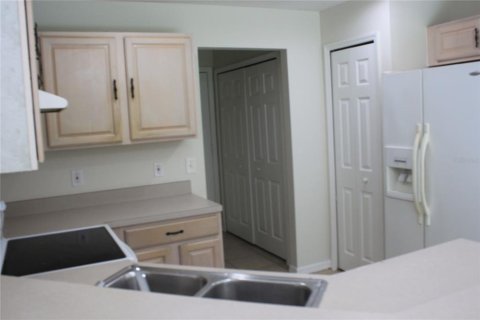House in Kissimmee, Florida 4 bedrooms, 167.5 sq.m. № 2224777 - photo 4