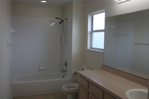 House in Kissimmee, Florida 4 bedrooms, 167.5 sq.m. № 2224777 - photo 13