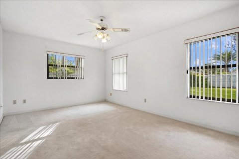 House in Palm Coast, Florida 3 bedrooms, 164.72 sq.m. № 2123810 - photo 21