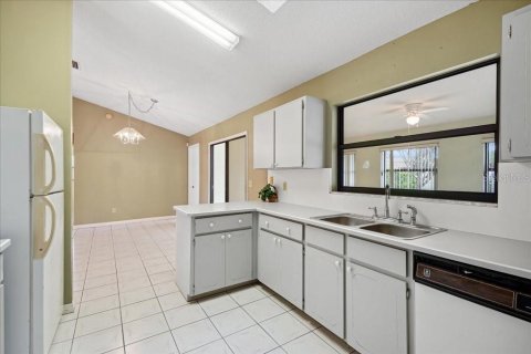 House in Palm Coast, Florida 3 bedrooms, 164.72 sq.m. № 2123810 - photo 18
