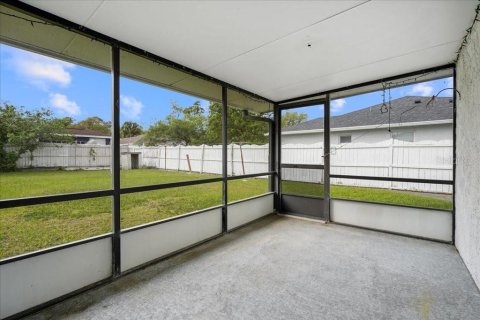 House in Palm Coast, Florida 3 bedrooms, 164.72 sq.m. № 2123810 - photo 27