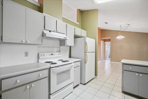 House in Palm Coast, Florida 3 bedrooms, 164.72 sq.m. № 2123810 - photo 17