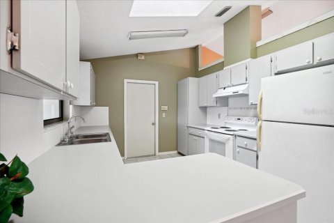 House in Palm Coast, Florida 3 bedrooms, 164.72 sq.m. № 2123810 - photo 19