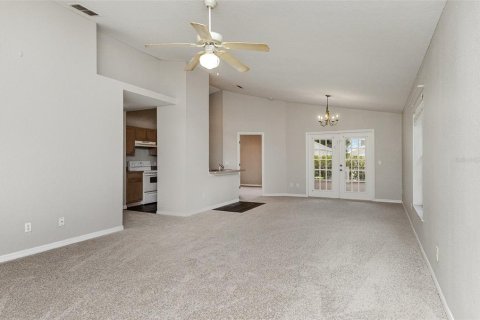 House in Lakeland, Florida 3 bedrooms, 120.4 sq.m. № 1793940 - photo 12