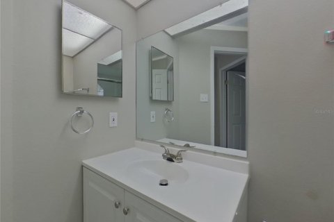 Casa en alquiler en Tampa, Florida, 4 dormitorios, 163.51 m2 № 1771803 - foto 15