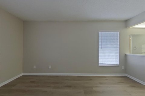 Casa en alquiler en Tampa, Florida, 4 dormitorios, 163.51 m2 № 1771803 - foto 8