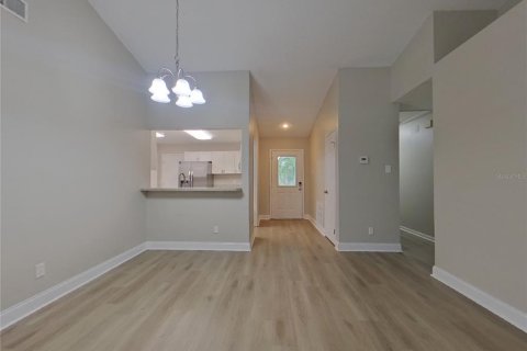 Casa en alquiler en Tampa, Florida, 4 dormitorios, 163.51 m2 № 1771803 - foto 4