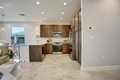 Casa en venta en Port St. Lucie, Florida, 2 dormitorios, 155.33 m2 № 2045775 - foto 4