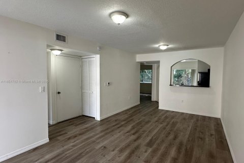 Condo in Homestead, Florida, 2 bedrooms  № 1890577 - photo 5
