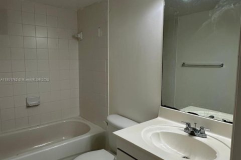 Condo in Homestead, Florida, 2 bedrooms  № 1890577 - photo 14