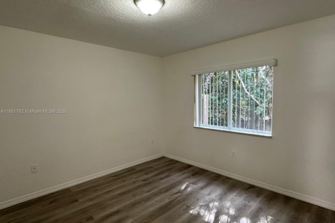 Condo in Homestead, Florida, 2 bedrooms  № 1890577 - photo 12