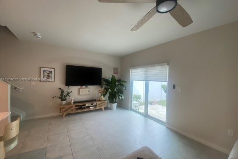 Купить таунхаус в Флорида-Сити, Флорида 3 спальни, 132.39м2, № 2030122 - фото 7