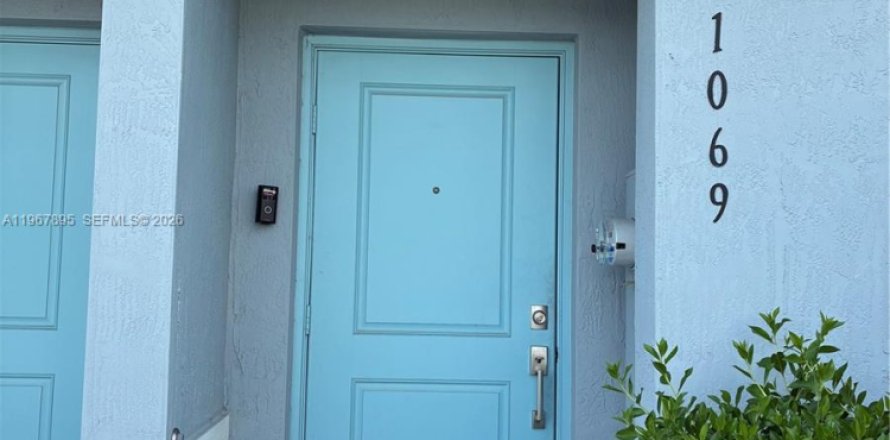 Таунхаус в Флорида-Сити, Флорида 3 спальни, 132.39м2 № 2030122