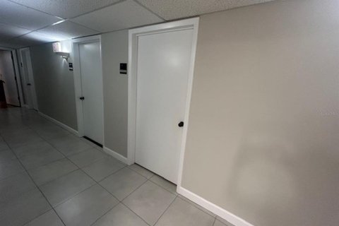 Immobilier commercial à louer à Sarasota, Floride: 102.19 m2 № 2134673 - photo 5