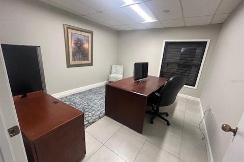 Immobilier commercial à louer à Sarasota, Floride: 102.19 m2 № 2134673 - photo 8