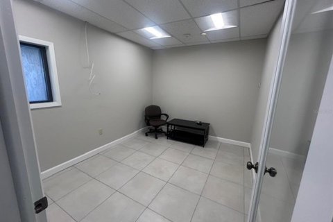 Immobilier commercial à louer à Sarasota, Floride: 102.19 m2 № 2134673 - photo 4