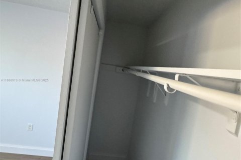 Apartamento en alquiler en Miami, Florida, 1 dormitorio, 62.71 m2 № 1942222 - foto 8