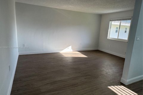 Appartement à louer à Miami, Floride: 1 chambre, 62.71 m2 № 1942222 - photo 3