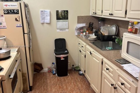 Condo in Pembroke Pines, Florida, 1 bedroom  № 1817154 - photo 20