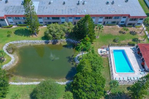 Condominio en alquiler en Belleair, Florida, 2 dormitorios, 99.22 m2 № 2118287 - foto 14