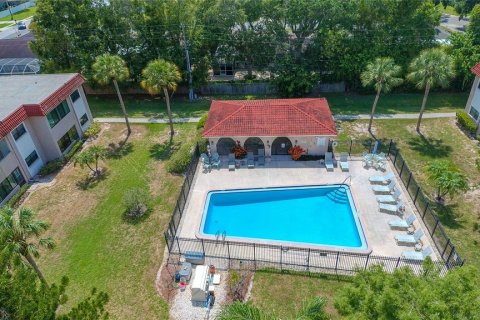 Condominio en alquiler en Belleair, Florida, 2 dormitorios, 99.22 m2 № 2118287 - foto 13