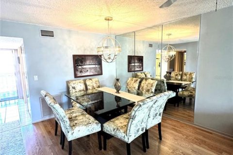 Condominio en alquiler en Belleair, Florida, 2 dormitorios, 99.22 m2 № 2118287 - foto 3