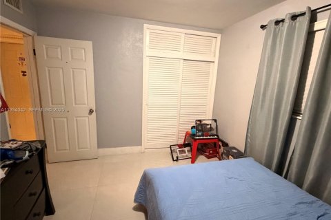 Casa en venta en Pembroke Pines, Florida, 4 dormitorios, 179.77 m2 № 1992324 - foto 15