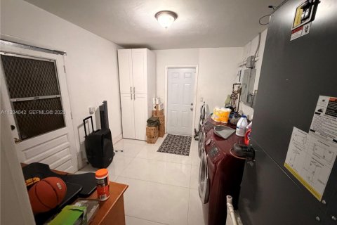 Casa en venta en Pembroke Pines, Florida, 4 dormitorios, 179.77 m2 № 1992324 - foto 26