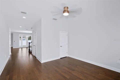 Casa en venta en Tampa, Florida, 4 dormitorios, 286.79 m2 № 2406387 - foto 4