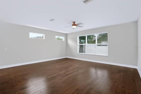 Casa en venta en Tampa, Florida, 4 dormitorios, 286.79 m2 № 2406387 - foto 19