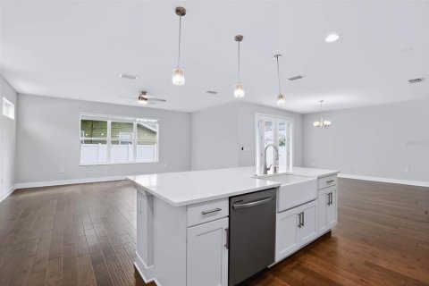 Casa en venta en Tampa, Florida, 4 dormitorios, 286.79 m2 № 2406387 - foto 11