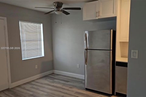 Condo in North Miami, Florida, 1 bedroom  № 2003550 - photo 7