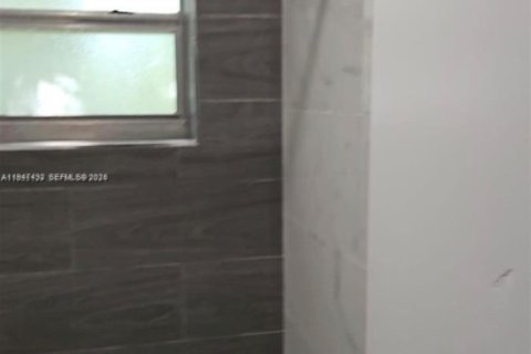 Condo in North Miami, Florida, 1 bedroom  № 2003550 - photo 16