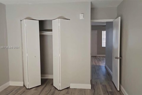 Condo in North Miami, Florida, 1 bedroom  № 2003550 - photo 14