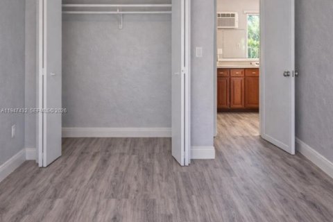 Condo in North Miami, Florida, 1 bedroom  № 2003550 - photo 10