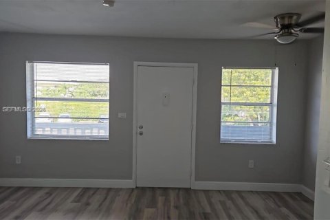 Condo in North Miami, Florida, 1 bedroom  № 2003550 - photo 4