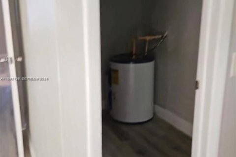 Condo in North Miami, Florida, 1 bedroom  № 2003550 - photo 20