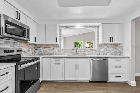 Casa en venta en New Smyrna Beach, Florida, 3 dormitorios, 183.11 m2 № 1853444 - foto 18