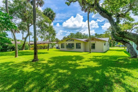 House in New Smyrna Beach, Florida 2 bedrooms, 146.14 sq.m. № 1817418 - photo 7
