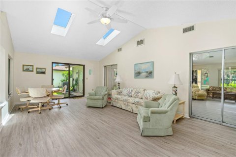 House in New Smyrna Beach, Florida 2 bedrooms, 146.14 sq.m. № 1817418 - photo 20
