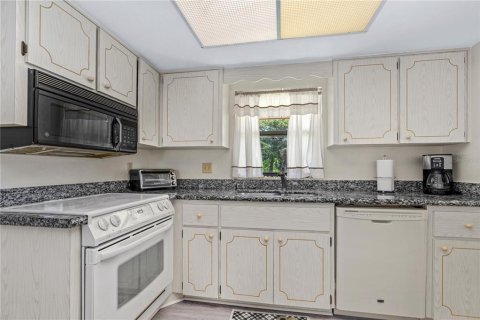 House in New Smyrna Beach, Florida 2 bedrooms, 146.14 sq.m. № 1817418 - photo 14