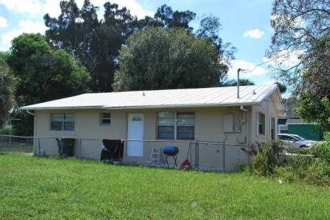 House in St. Lucie, Florida 3 bedrooms, 104.05 sq.m. № 2392045 - photo 3