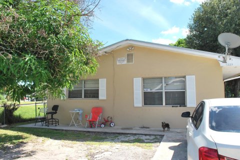 House in St. Lucie, Florida 3 bedrooms, 104.05 sq.m. № 2392045 - photo 2