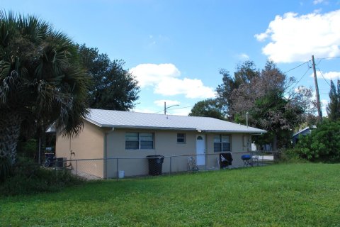 House in St. Lucie, Florida 3 bedrooms, 104.05 sq.m. № 2392045 - photo 4